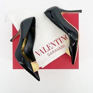 Valentino Garavani Black Patent Leather One Stud Pointed Toe Pump Heel EU 37